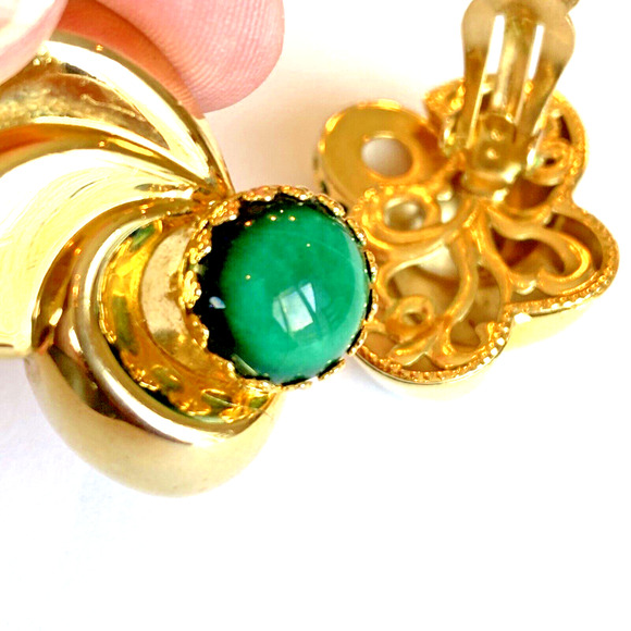 Vintage Mid Century Clip On Earrings Goldtone & Green Stone Statement Jewelry - Picture 4 of 8